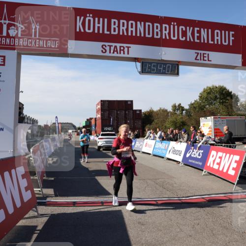 03.10.2025 - Köhlbrandbrückenlauf Lena Gebhardt http://msf.ph/oto/9084967 03.10.2025 13:54:01 Ziel 5603, 5819, 6529, 6549 meine-sportfotos.de