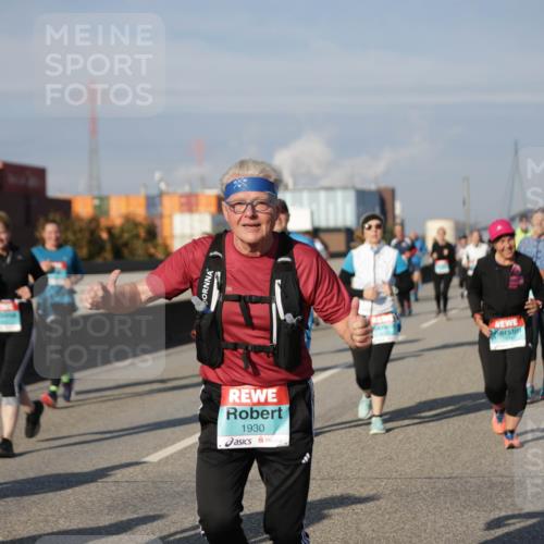 03.10.2025 - Köhlbrandbrückenlauf Jannik Wohlers http://msf.ph/oto/9084969 03.10.2025 10:07:18 Position 3 1930 meine-sportfotos.de