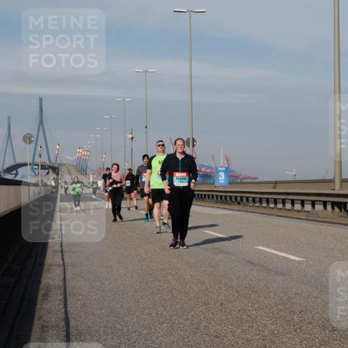 03.10.2025 - Köhlbrandbrückenlauf Fabian Wolf http://msf.ph/oto/9084975 03.10.2025 10:20:15 Position 3 2428 meine-sportfotos.de