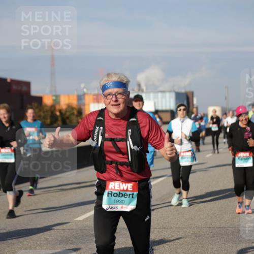 03.10.2025 - Köhlbrandbrückenlauf Jannik Wohlers http://msf.ph/oto/9084978 03.10.2025 10:07:18 Position 3 1930, 1472 meine-sportfotos.de