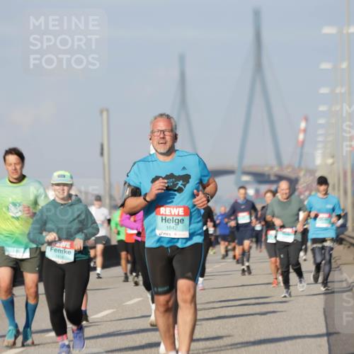 03.10.2025 - Köhlbrandbrückenlauf Jannik Wohlers http://msf.ph/oto/9084984 03.10.2025 09:56:36 Position 3 1418, 1642 meine-sportfotos.de