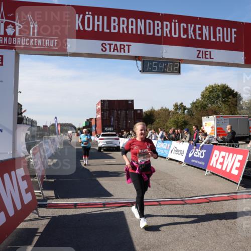03.10.2025 - Köhlbrandbrückenlauf Lena Gebhardt http://msf.ph/oto/9084991 03.10.2025 13:54:01 Ziel 5603, 5819, 6529, 6549 meine-sportfotos.de