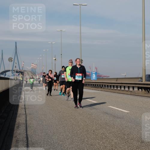 03.10.2025 - Köhlbrandbrückenlauf Fabian Wolf http://msf.ph/oto/9084992 03.10.2025 10:20:16 Position 3 3, 2005 meine-sportfotos.de