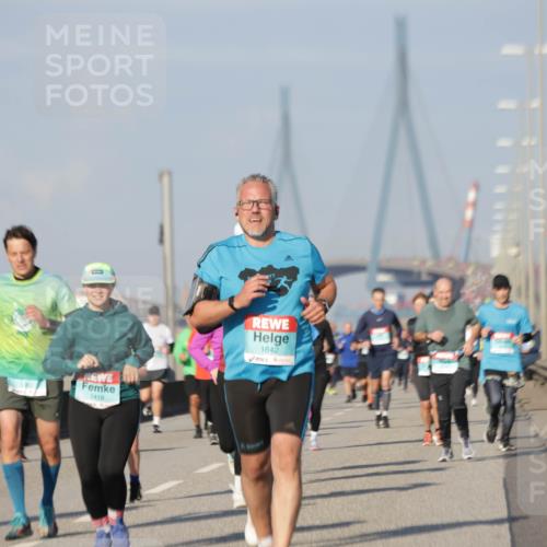 03.10.2025 - Köhlbrandbrückenlauf Jannik Wohlers http://msf.ph/oto/9084993 03.10.2025 09:56:36 Position 3 1418, 1642 meine-sportfotos.de