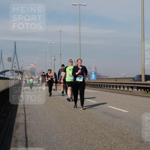03.10.2025 - Köhlbrandbrückenlauf Fabian Wolf http://msf.ph/oto/9085005 03.10.2025 10:20:16 Position 3 3 meine-sportfotos.de