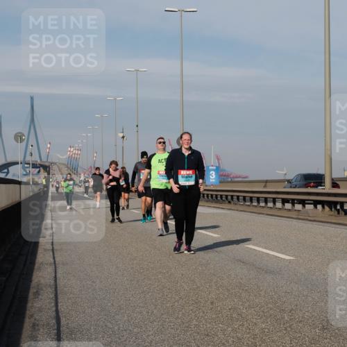 03.10.2025 - Köhlbrandbrückenlauf Fabian Wolf http://msf.ph/oto/9085013 03.10.2025 10:20:16 Position 3 3 meine-sportfotos.de
