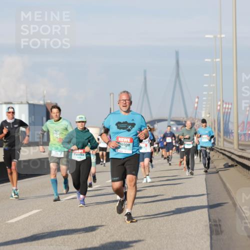 03.10.2025 - Köhlbrandbrückenlauf Jannik Wohlers http://msf.ph/oto/9085022 03.10.2025 09:56:37 Position 3 1418, 1642 meine-sportfotos.de