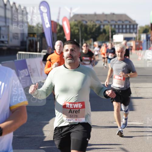 03.10.2025 - Köhlbrandbrückenlauf Jannik Wohlers http://msf.ph/oto/9085028 03.10.2025 13:18:35 Ziel 4154, 4280, 4341, 4560, 4606, 4796, 4812, 4819, 4826, 4882, 5115, 5178, 5192, 5722, 6084, 6596, 6700, 6758 meine-sportfotos.de