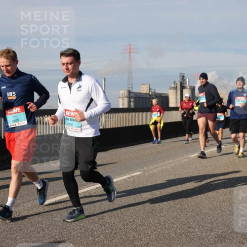 03.10.2025 - Köhlbrandbrückenlauf Lena Gebhardt http://msf.ph/oto/9085055 03.10.2025 10:05:25 Position 2 3829, 2930, 192 meine-sportfotos.de