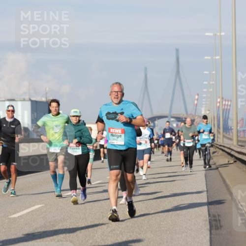 03.10.2025 - Köhlbrandbrückenlauf Jannik Wohlers http://msf.ph/oto/9085060 03.10.2025 09:56:37 Position 3 1418, 1642 meine-sportfotos.de