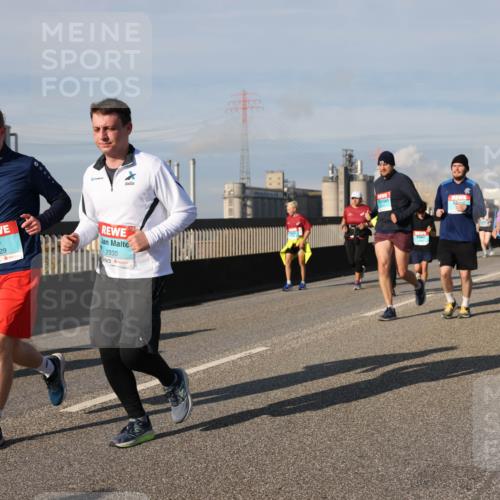 03.10.2025 - Köhlbrandbrückenlauf Lena Gebhardt http://msf.ph/oto/9085064 03.10.2025 10:05:25 Position 2 3829, 2930 meine-sportfotos.de