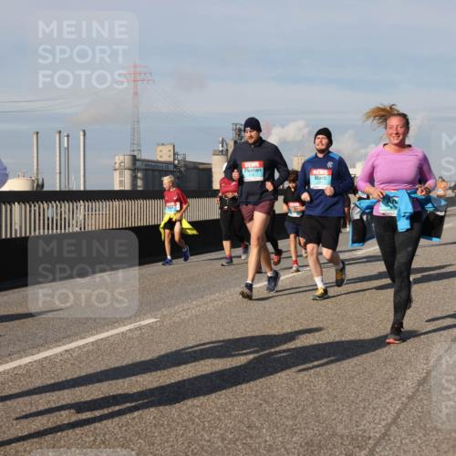 03.10.2025 - Köhlbrandbrückenlauf Lena Gebhardt http://msf.ph/oto/9085069 03.10.2025 10:05:25 Position 2 930 meine-sportfotos.de