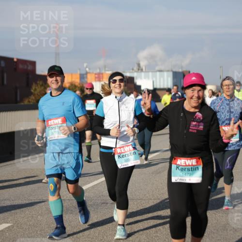 03.10.2025 - Köhlbrandbrückenlauf Jannik Wohlers http://msf.ph/oto/9085079 03.10.2025 10:07:20 Position 3 3703, 2025, 3232, 1472 meine-sportfotos.de