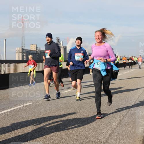 03.10.2025 - Köhlbrandbrückenlauf Lena Gebhardt http://msf.ph/oto/9085086 03.10.2025 10:05:26 Position 2 23, 19 meine-sportfotos.de