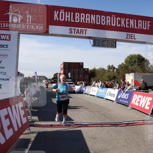 03.10.2025 - Köhlbrandbrückenlauf Lena Gebhardt http://msf.ph/oto/9085091 03.10.2025 13:54:05 Ziel 5603, 5819, 6529, 6549 meine-sportfotos.de