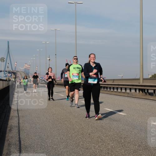 03.10.2025 - Köhlbrandbrückenlauf Fabian Wolf http://msf.ph/oto/9085094 03.10.2025 10:20:17 Position 3 2428 meine-sportfotos.de