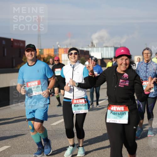 03.10.2025 - Köhlbrandbrückenlauf Jannik Wohlers http://msf.ph/oto/9085098 03.10.2025 10:07:21 Position 3 3703, 2025, 3232, 1472 meine-sportfotos.de