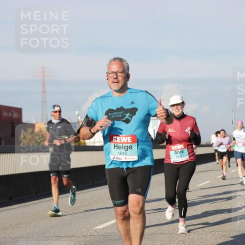 03.10.2025 - Köhlbrandbrückenlauf Jannik Wohlers http://msf.ph/oto/9085113 03.10.2025 09:56:41 Position 3 1642, 2061 meine-sportfotos.de