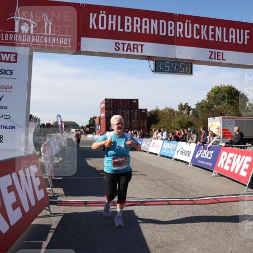 03.10.2025 - Köhlbrandbrückenlauf Lena Gebhardt http://msf.ph/oto/9085114 03.10.2025 13:54:06 Ziel 5603, 5819, 6529, 6549 meine-sportfotos.de