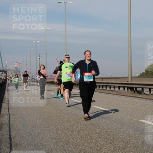 03.10.2025 - Köhlbrandbrückenlauf Fabian Wolf http://msf.ph/oto/9085117 03.10.2025 10:20:18 Position 3 2428 meine-sportfotos.de