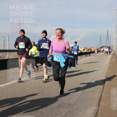 03.10.2025 - Köhlbrandbrückenlauf Lena Gebhardt http://msf.ph/oto/9085118 03.10.2025 10:05:26 Position 2 2351, 2371, 192 meine-sportfotos.de