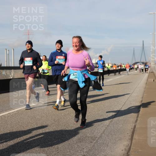 03.10.2025 - Köhlbrandbrückenlauf Lena Gebhardt http://msf.ph/oto/9085123 03.10.2025 10:05:26 Position 2 2351, 2371, 192 meine-sportfotos.de