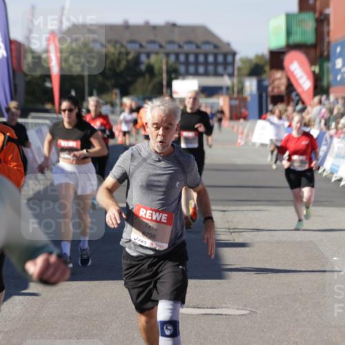 03.10.2025 - Köhlbrandbrückenlauf Jannik Wohlers http://msf.ph/oto/9085127 03.10.2025 13:18:36 Ziel 4154, 4280, 4341, 4606, 4796, 4812, 4819, 4826, 4882, 5115, 5178, 5192, 6084, 6429, 6596, 6700, 6758 meine-sportfotos.de