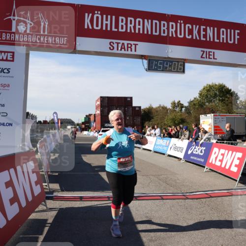 03.10.2025 - Köhlbrandbrückenlauf Lena Gebhardt http://msf.ph/oto/9085128 03.10.2025 13:54:06 Ziel 5603, 5819, 6529, 6549 meine-sportfotos.de