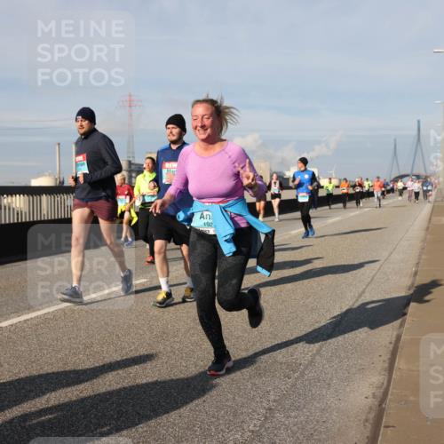 03.10.2025 - Köhlbrandbrückenlauf Lena Gebhardt http://msf.ph/oto/9085136 03.10.2025 10:05:27 Position 2 192 meine-sportfotos.de