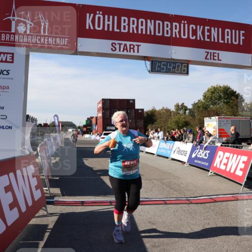 03.10.2025 - Köhlbrandbrückenlauf Lena Gebhardt http://msf.ph/oto/9085140 03.10.2025 13:54:06 Ziel 5603, 5819, 6529, 6549 meine-sportfotos.de