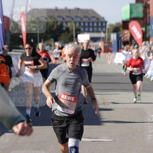 03.10.2025 - Köhlbrandbrückenlauf Jannik Wohlers http://msf.ph/oto/9085144 03.10.2025 13:18:36 Ziel 4154, 4280, 4341, 4606, 4796, 4812, 4819, 4826, 4882, 5115, 5178, 5192, 6084, 6429, 6596, 6700, 6758 meine-sportfotos.de