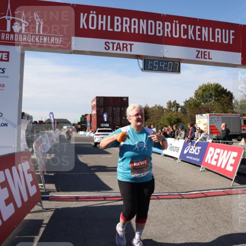 03.10.2025 - Köhlbrandbrückenlauf Lena Gebhardt http://msf.ph/oto/9085157 03.10.2025 13:54:06 Ziel 5603, 5819, 6529, 6549 meine-sportfotos.de