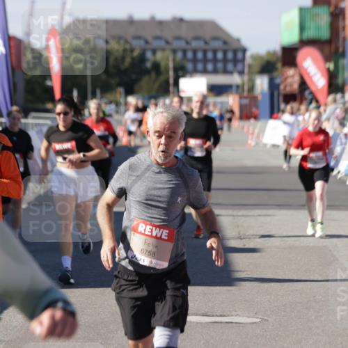 03.10.2025 - Köhlbrandbrückenlauf Jannik Wohlers http://msf.ph/oto/9085164 03.10.2025 13:18:36 Ziel 4154, 4280, 4341, 4606, 4796, 4812, 4819, 4826, 4882, 5115, 5178, 5192, 6084, 6429, 6596, 6700, 6758 meine-sportfotos.de