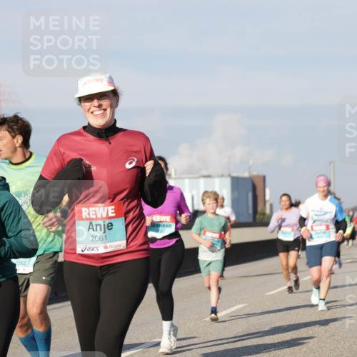 03.10.2025 - Köhlbrandbrückenlauf Jannik Wohlers http://msf.ph/oto/9085168 03.10.2025 09:56:42 Position 3 1418, 1362, 2061 meine-sportfotos.de