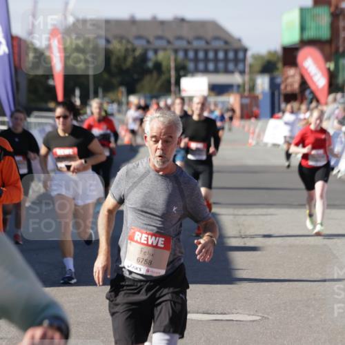 03.10.2025 - Köhlbrandbrückenlauf Jannik Wohlers http://msf.ph/oto/9085183 03.10.2025 13:18:36 Ziel 4154, 4280, 4341, 4606, 4796, 4812, 4819, 4826, 4882, 5115, 5178, 5192, 6084, 6429, 6596, 6700, 6758 meine-sportfotos.de