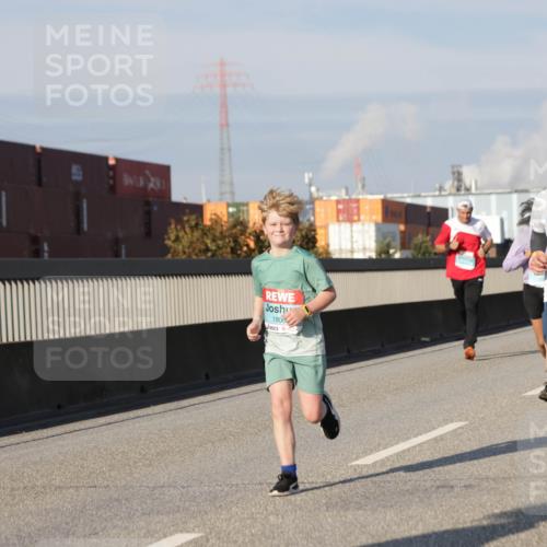 03.10.2025 - Köhlbrandbrückenlauf Jannik Wohlers http://msf.ph/oto/9085187 03.10.2025 09:56:44 Position 3 1800, 41, 1640 meine-sportfotos.de