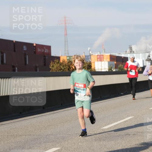 03.10.2025 - Köhlbrandbrückenlauf Jannik Wohlers http://msf.ph/oto/9085192 03.10.2025 09:56:44 Position 3 1806, 41, 1640 meine-sportfotos.de