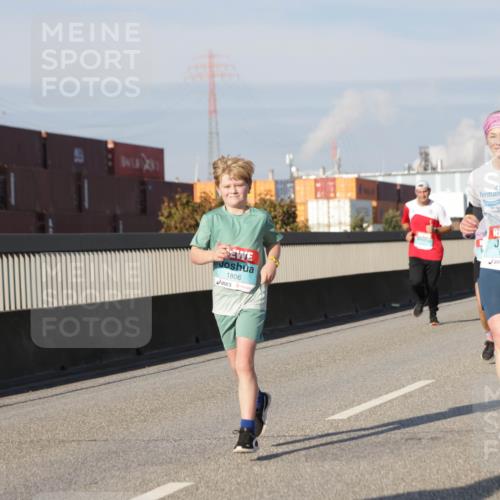03.10.2025 - Köhlbrandbrückenlauf Jannik Wohlers http://msf.ph/oto/9085207 03.10.2025 09:56:44 Position 3 1806, 41, 29, 2012, 1640 meine-sportfotos.de