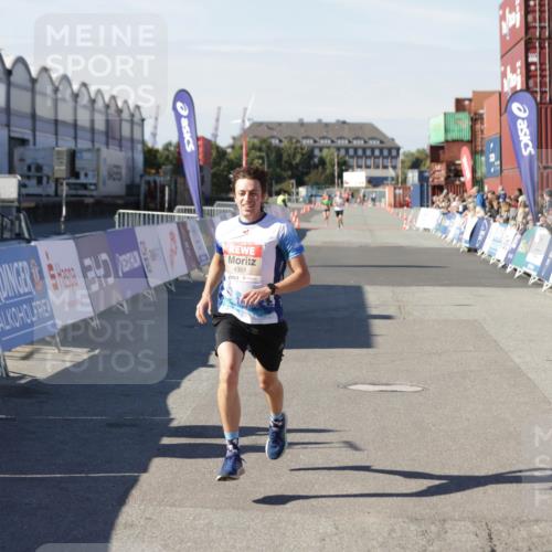 03.10.2025 - Köhlbrandbrückenlauf Jannik Wohlers http://msf.ph/oto/9085210 03.10.2025 12:52:18 Ziel 4301 meine-sportfotos.de