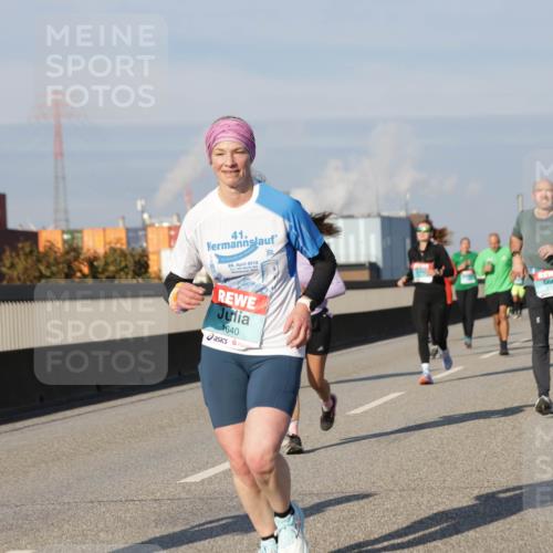 03.10.2025 - Köhlbrandbrückenlauf Jannik Wohlers http://msf.ph/oto/9085219 03.10.2025 09:56:45 Position 3 41, 29, 2012, 31, 1, 1640 meine-sportfotos.de