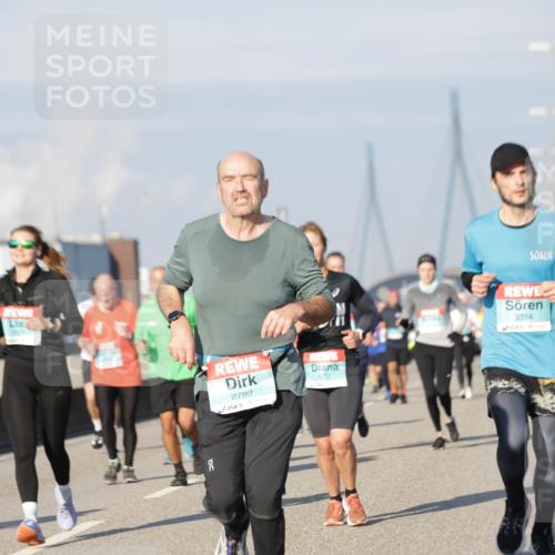 03.10.2025 - Köhlbrandbrückenlauf Jannik Wohlers http://msf.ph/oto/9085248 03.10.2025 09:56:46 Position 3 2799, 1771, 3394 meine-sportfotos.de