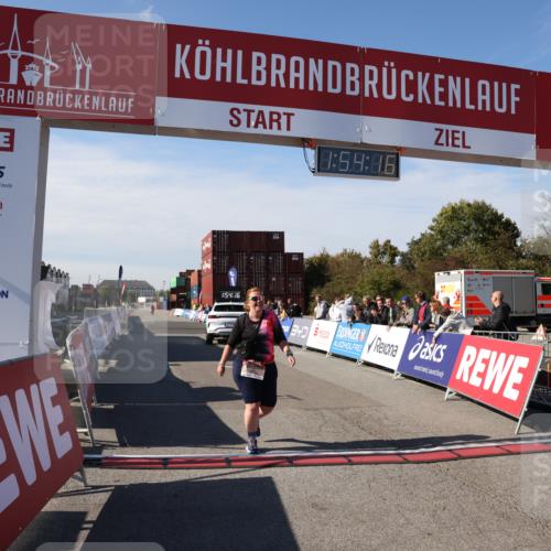 03.10.2025 - Köhlbrandbrückenlauf Lena Gebhardt http://msf.ph/oto/9085255 03.10.2025 13:54:16 Ziel 5471 meine-sportfotos.de