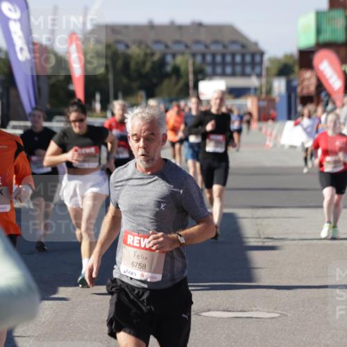 03.10.2025 - Köhlbrandbrückenlauf Jannik Wohlers http://msf.ph/oto/9085259 03.10.2025 13:18:36 Ziel 4154, 4280, 4341, 4606, 4796, 4812, 4819, 4826, 4882, 5115, 5178, 5192, 6084, 6429, 6596, 6700, 6758 meine-sportfotos.de