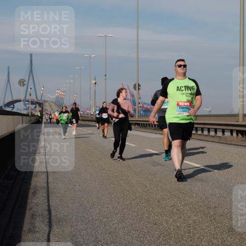 03.10.2025 - Köhlbrandbrückenlauf Fabian Wolf http://msf.ph/oto/9085262 03.10.2025 10:20:21 Position 3 2992 meine-sportfotos.de