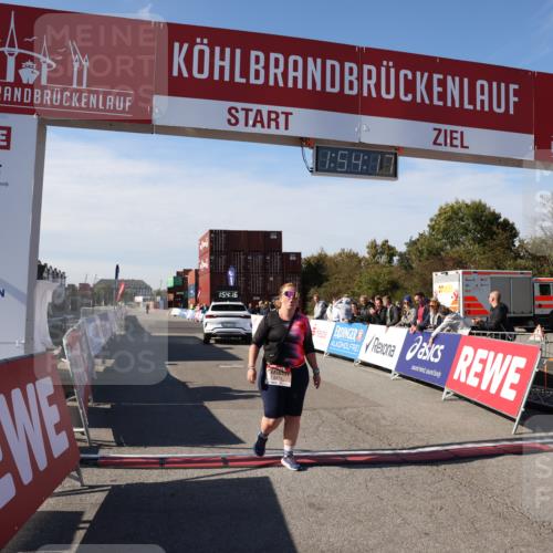 03.10.2025 - Köhlbrandbrückenlauf Lena Gebhardt http://msf.ph/oto/9085279 03.10.2025 13:54:16 Ziel 5471 meine-sportfotos.de