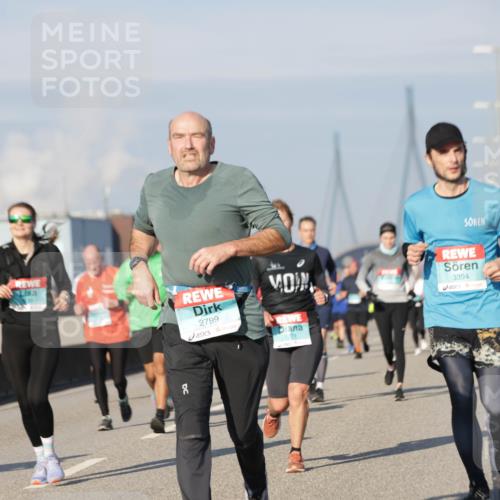 03.10.2025 - Köhlbrandbrückenlauf Jannik Wohlers http://msf.ph/oto/9085287 03.10.2025 09:56:47 Position 3 2799, 3394 meine-sportfotos.de