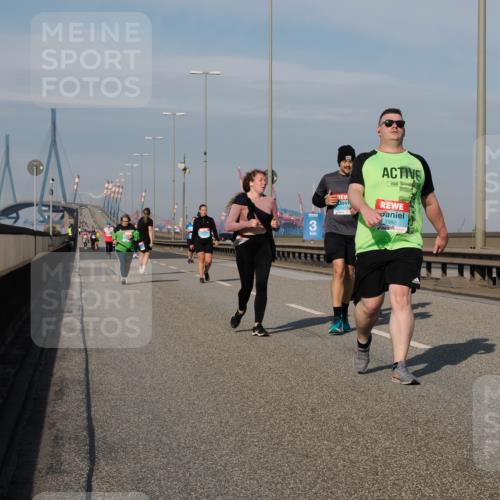 03.10.2025 - Köhlbrandbrückenlauf Fabian Wolf http://msf.ph/oto/9085297 03.10.2025 10:20:21 Position 3 3, 2992 meine-sportfotos.de