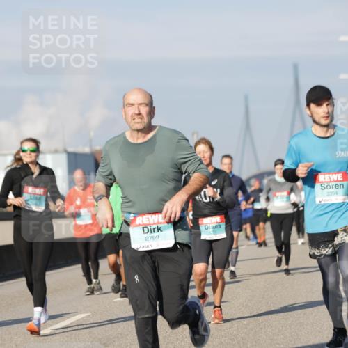 03.10.2025 - Köhlbrandbrückenlauf Jannik Wohlers http://msf.ph/oto/9085298 03.10.2025 09:56:47 Position 3 2799, 3394, 90 meine-sportfotos.de
