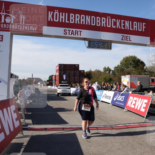 03.10.2025 - Köhlbrandbrückenlauf Lena Gebhardt http://msf.ph/oto/9085315 03.10.2025 13:54:17 Ziel 5471 meine-sportfotos.de