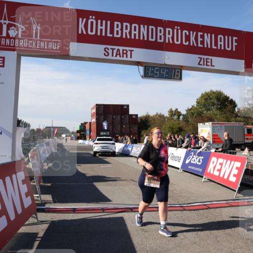 03.10.2025 - Köhlbrandbrückenlauf Lena Gebhardt http://msf.ph/oto/9085324 03.10.2025 13:54:17 Ziel 5471 meine-sportfotos.de
